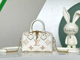 Picture of LV Lady Handbags _SKUfw155980842fw